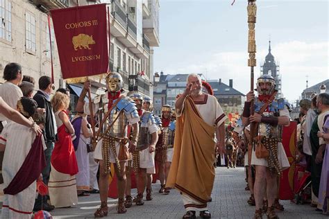 ligar en lugo|Arde Lucus: fiesta en la muralla de la época romana más  .